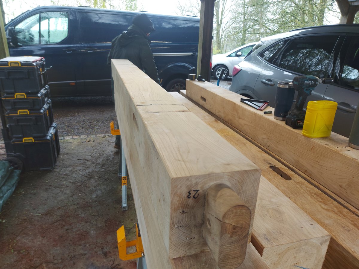Oak Post